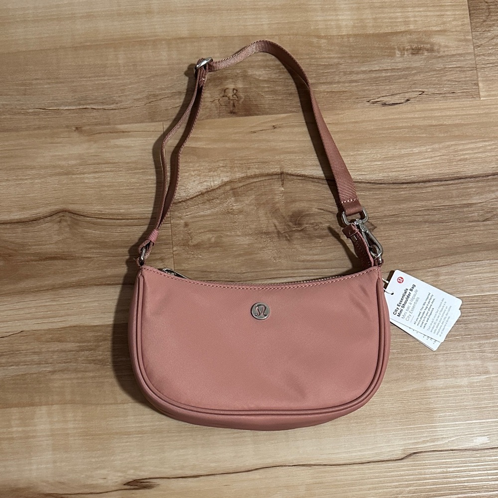 lululemon city essentials mini shoulder bag